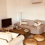 Denia. Bajo En Primera Linea دينايا