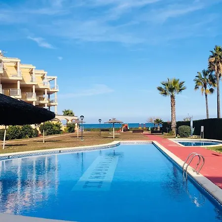 Denia. Bajo En Primera Linea دينايا