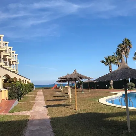 Denia. Bajo En Primera Linea دينايا